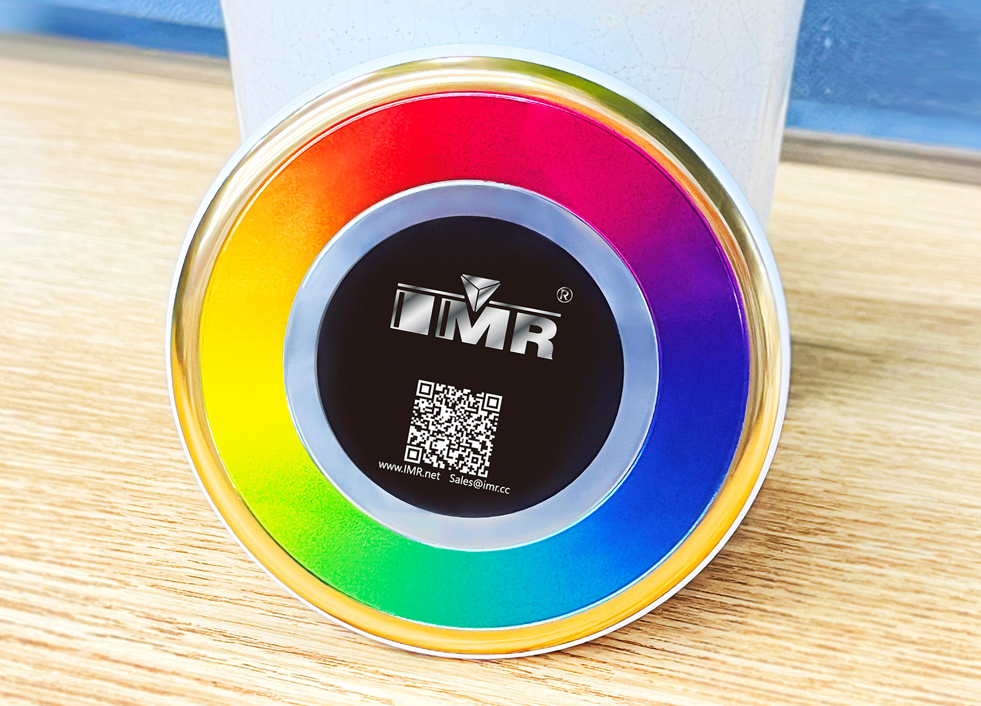 IMRs Colour Gradient Decorative Wireless Charger wins 2024 Jury Honour Award at IMDA Awards Ceremony(图3)